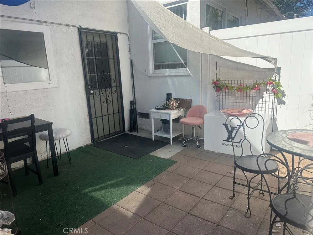 20957 Community Los Angeles, CA 91304