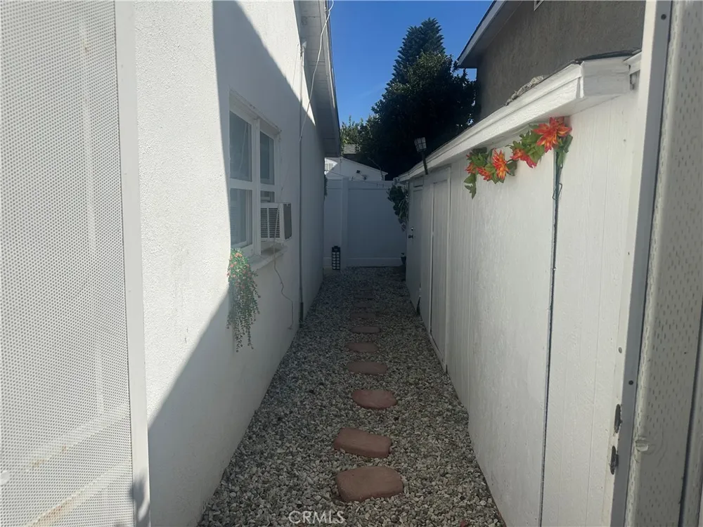 20957 Community Los Angeles, CA 91304