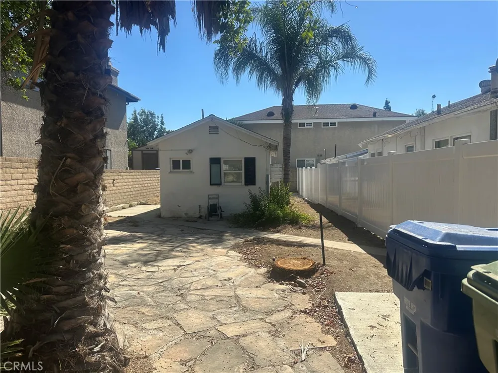 20957 Community Los Angeles, CA 91304