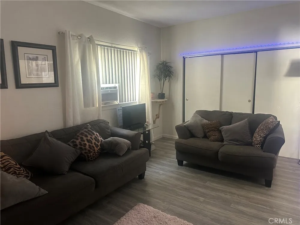 20957 Community Los Angeles, CA 91304