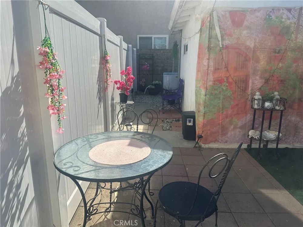 20957 Community Los Angeles, CA 91304