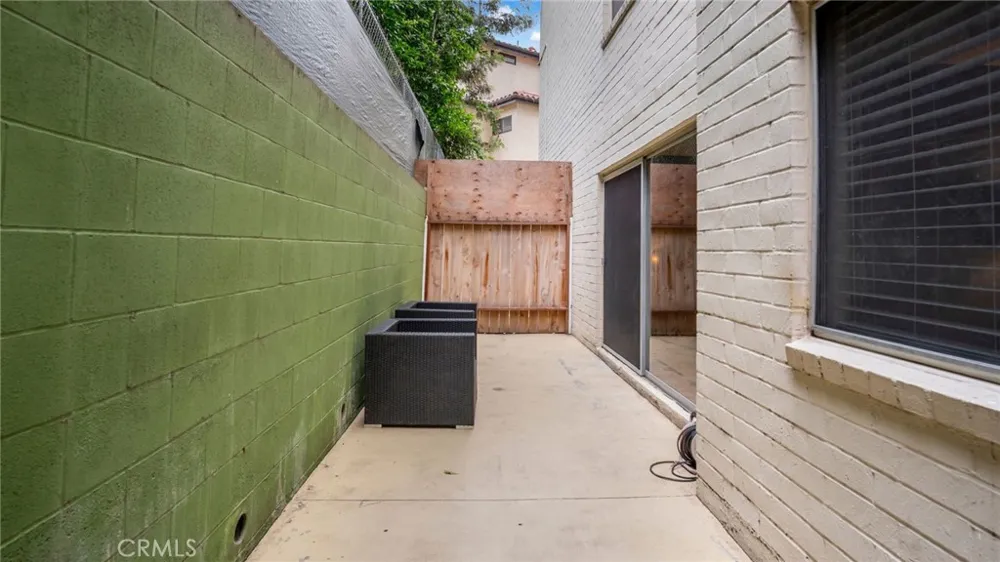 2260 Cahuenga Blvd #106 Los Angeles, CA 90068