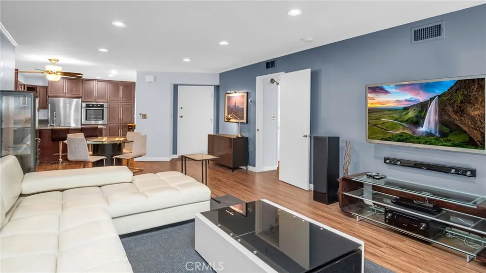 2260 Cahuenga Blvd #106 Los Angeles, CA 90068