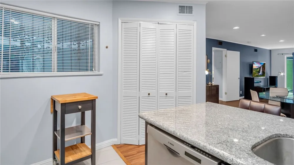 2260 Cahuenga Blvd #106 Los Angeles, CA 90068