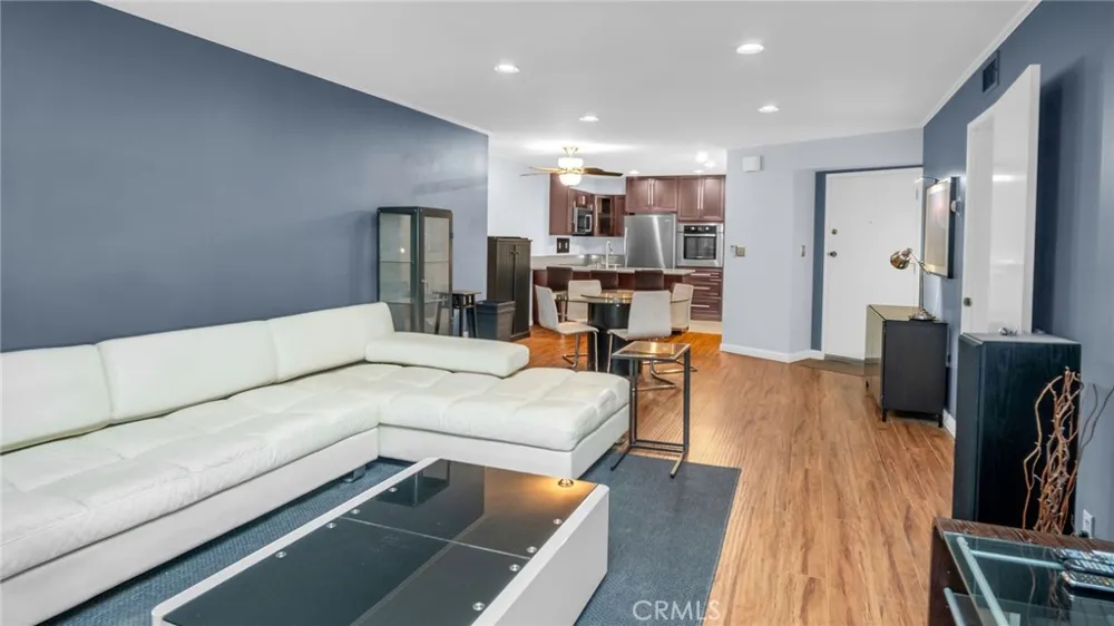 2260 Cahuenga Blvd #106 Los Angeles, CA 90068