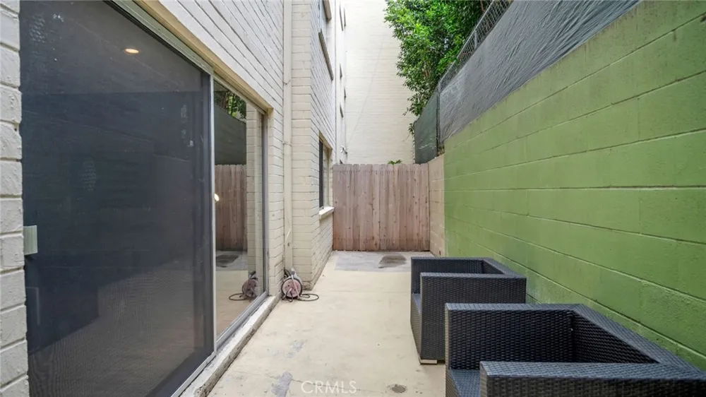 2260 Cahuenga Blvd #106 Los Angeles, CA 90068
