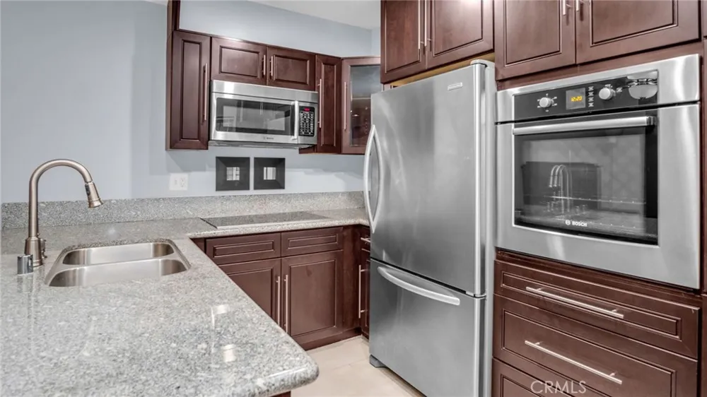 2260 Cahuenga Blvd #106 Los Angeles, CA 90068