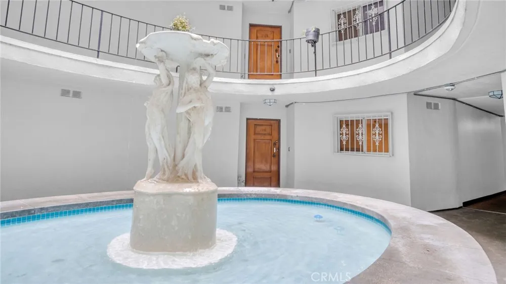 2260 Cahuenga Blvd #106 Los Angeles, CA 90068