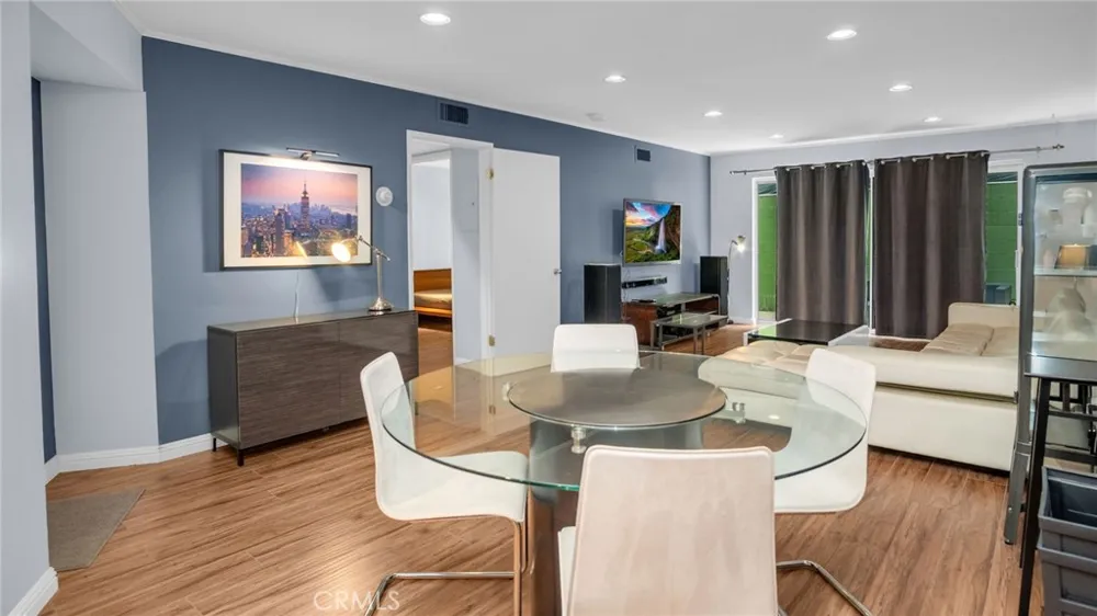 2260 Cahuenga Blvd #106 Los Angeles, CA 90068