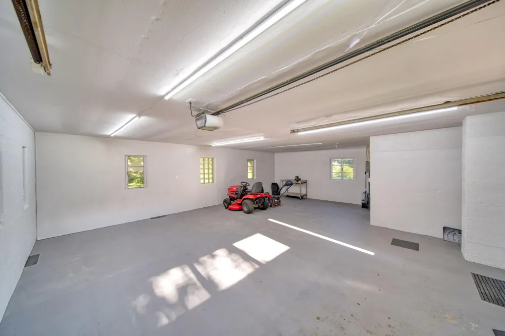 2356 Hatch Road Jackson, MI 49201