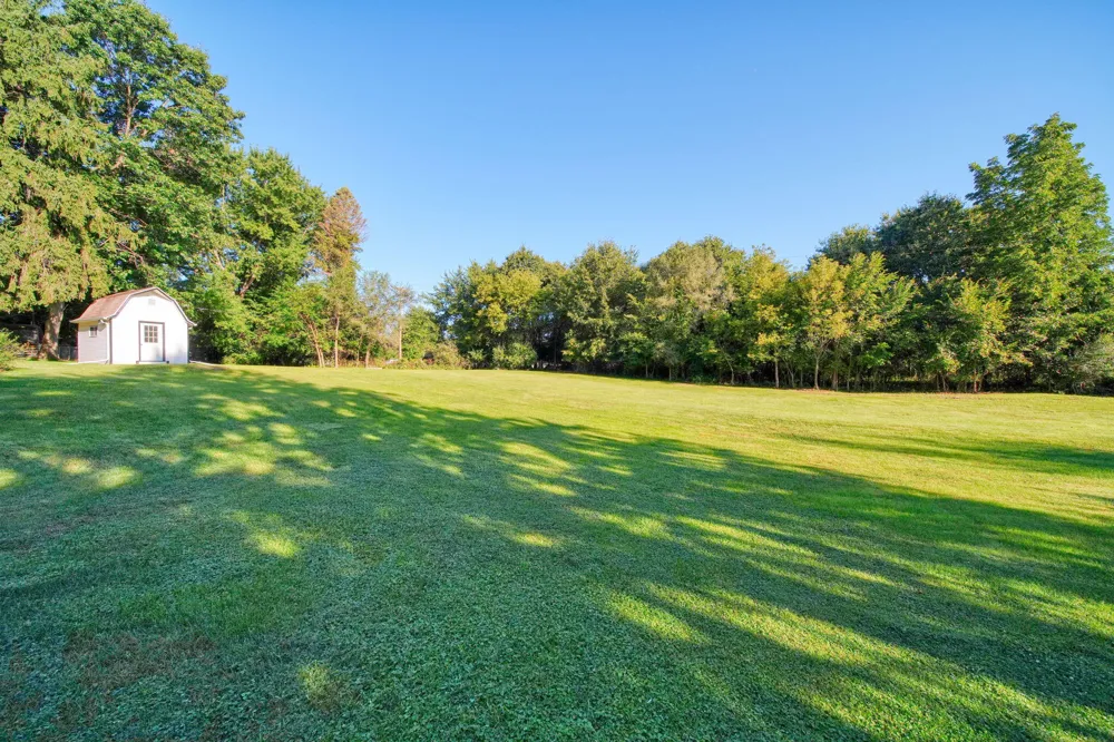 2356 Hatch Road Jackson, MI 49201