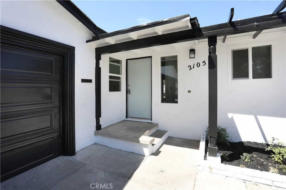 2105 W Hall Santa Ana, CA 92704