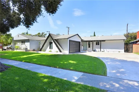 2105 W Hall