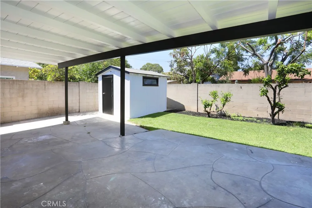 2105 W Hall Santa Ana, CA 92704