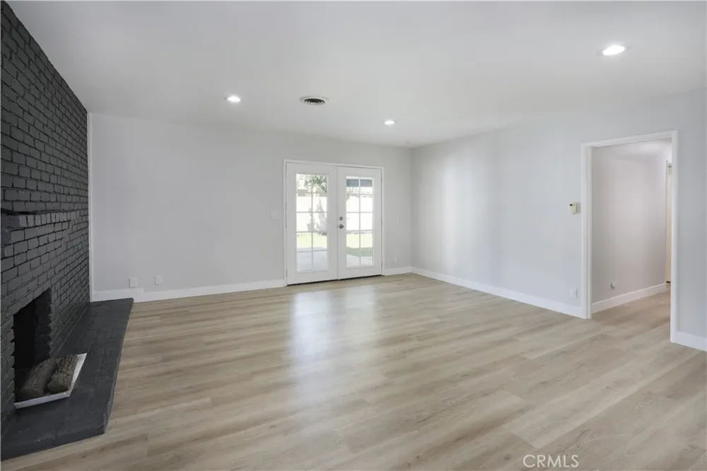 2105 W Hall Santa Ana, CA 92704