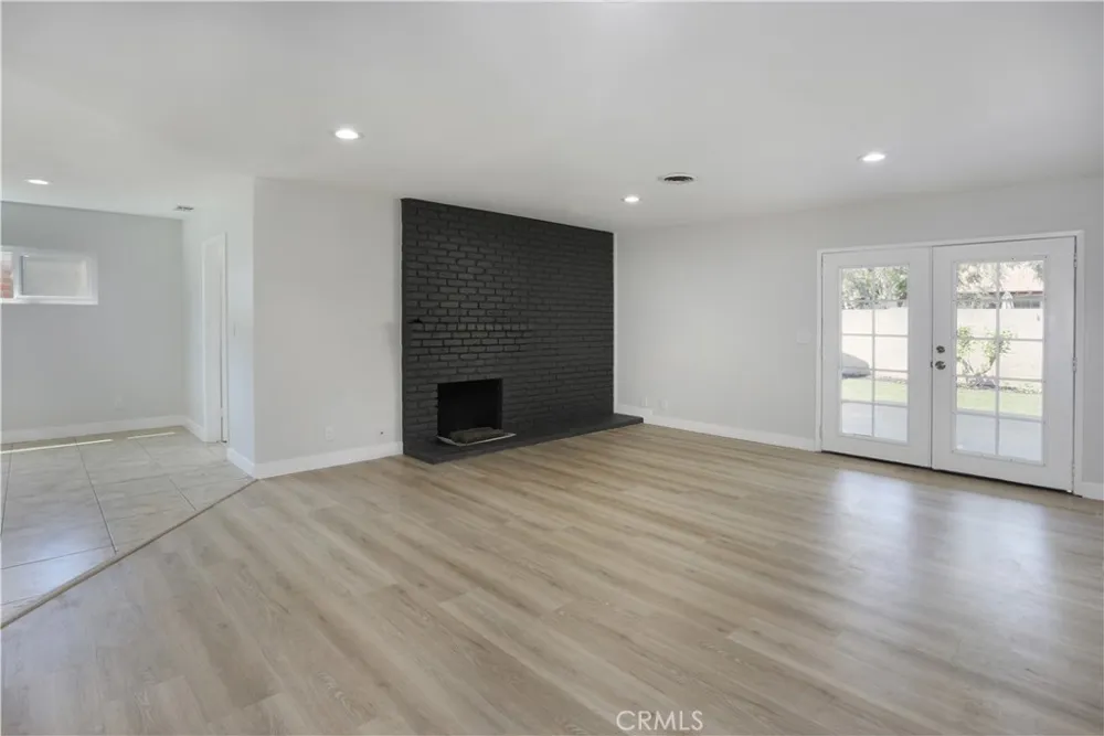 2105 W Hall Santa Ana, CA 92704