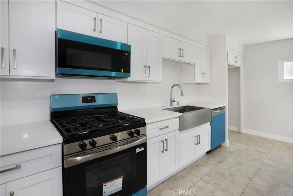2105 W Hall Santa Ana, CA 92704