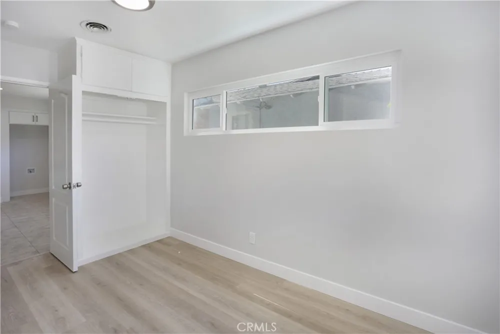 2105 W Hall Santa Ana, CA 92704