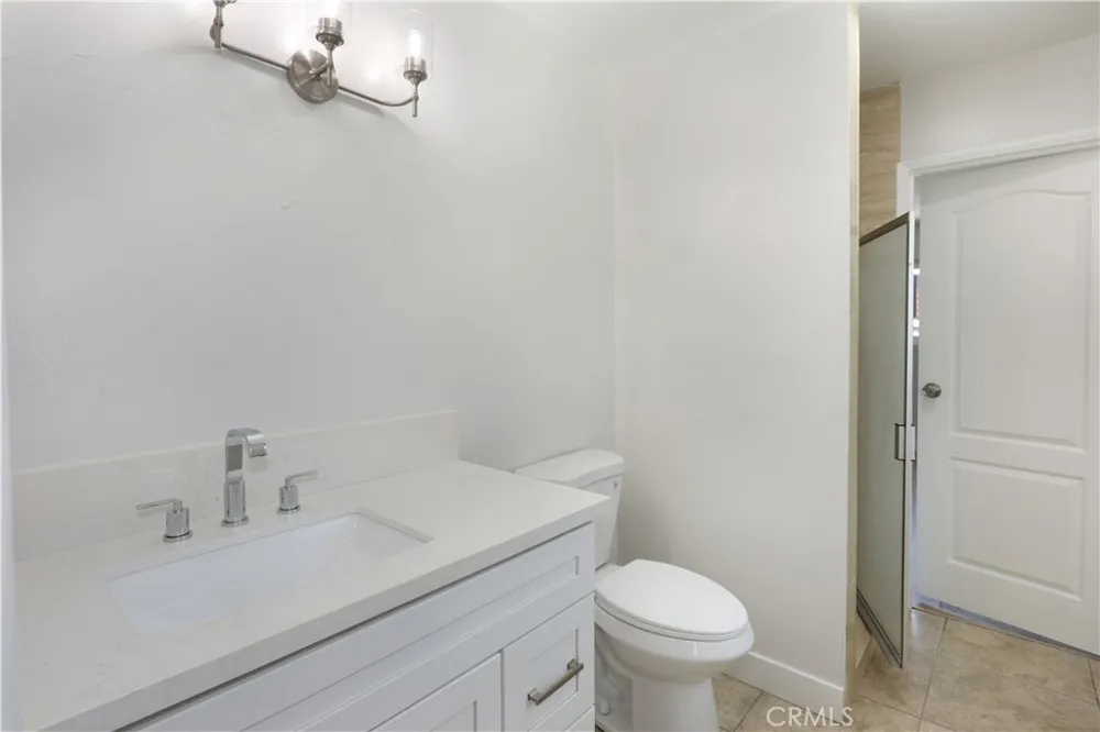 2105 W Hall Santa Ana, CA 92704