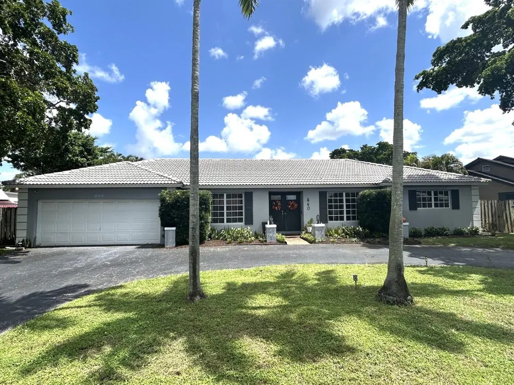 560 S LAKE DASHA DRIVE Plantation, FL 33324