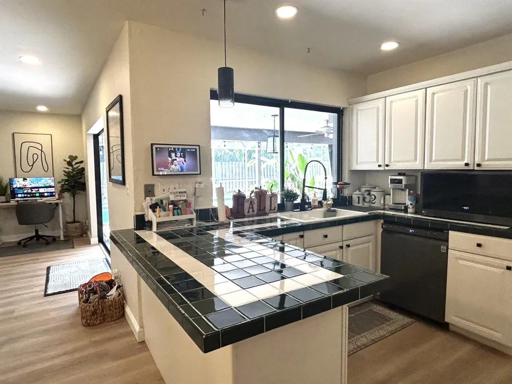 560 S LAKE DASHA DRIVE Plantation, FL 33324