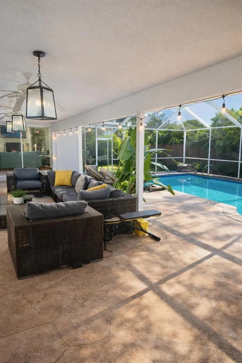 560 S LAKE DASHA DRIVE Plantation, FL 33324