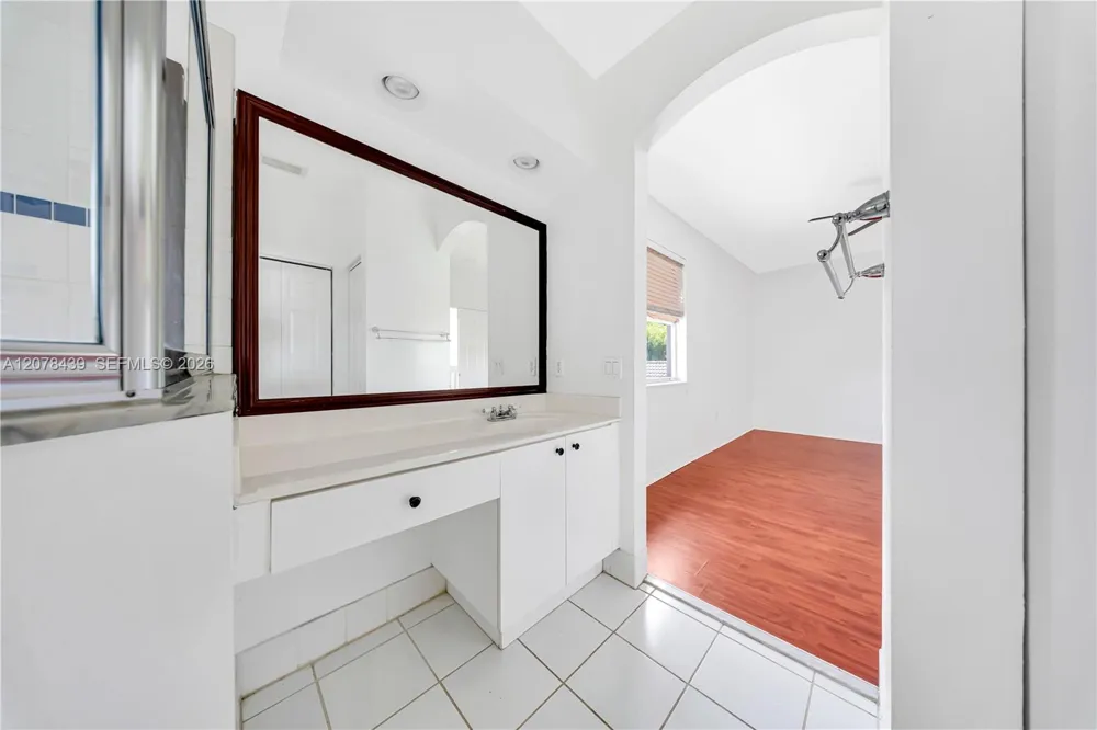 2019 SE 13th St Homestead, FL 33035