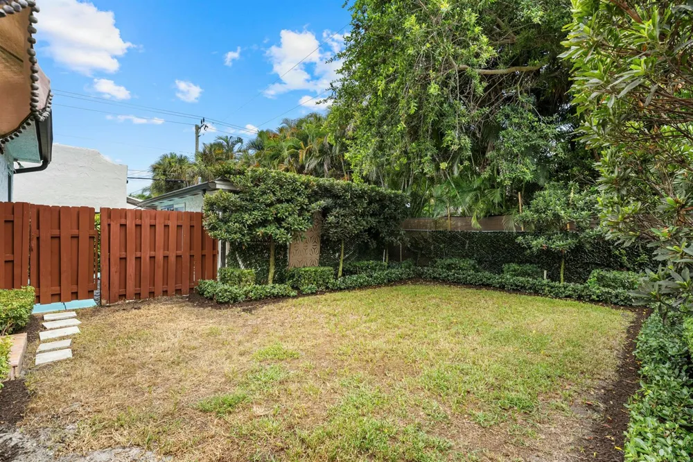 416 WESTWOOD ROAD West Palm Beach, FL 33401