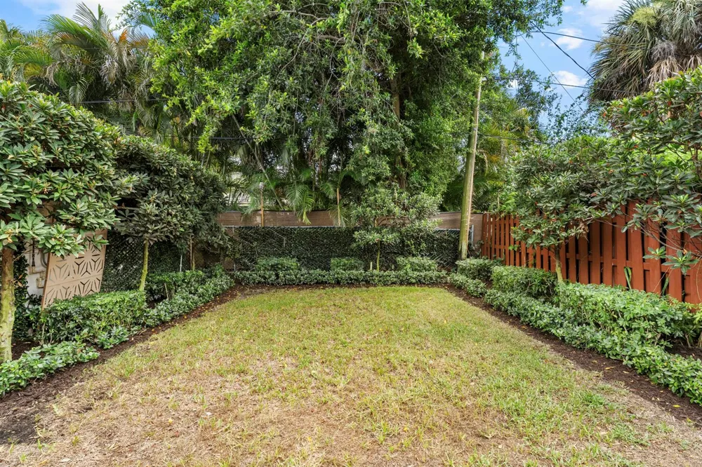 416 WESTWOOD ROAD West Palm Beach, FL 33401