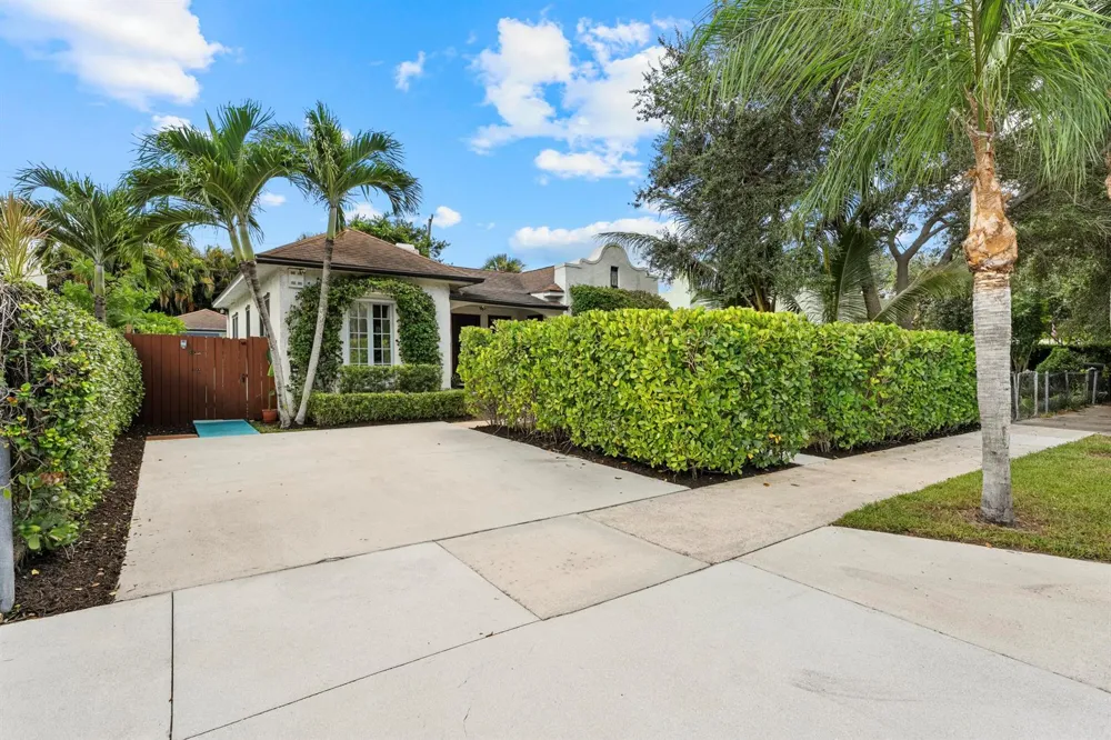 416 WESTWOOD ROAD West Palm Beach, FL 33401