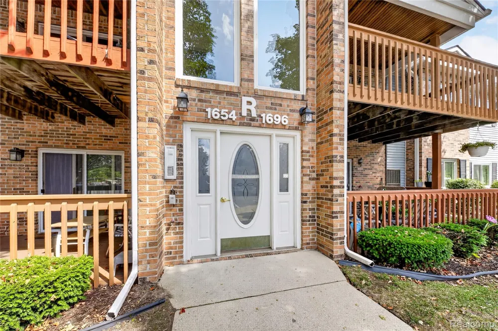 1684 Shoemaker Drive Westland City, MI 48185