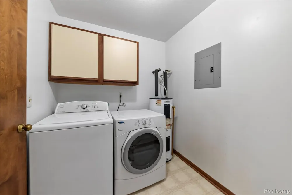 1684 Shoemaker Drive Westland City, MI 48185