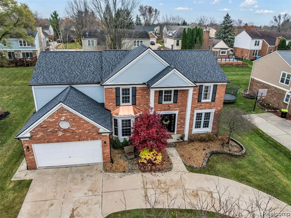 45077 Roundview Drive Novi City, MI 48375