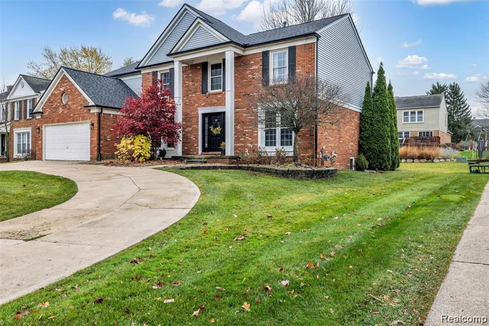 45077 Roundview Drive Novi City, MI 48375