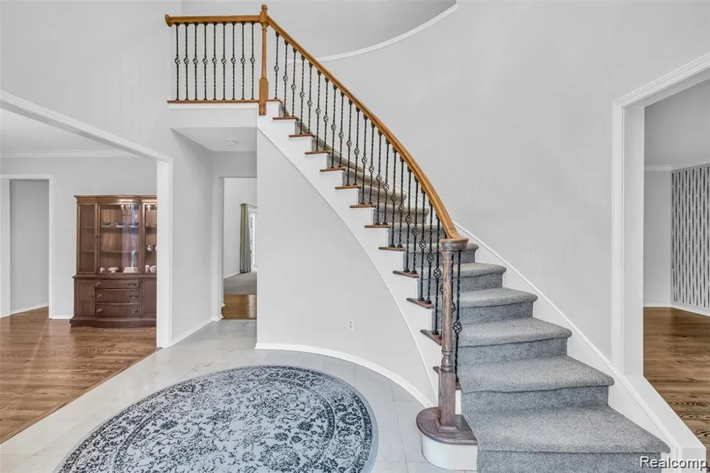 45077 Roundview Drive Novi City, MI 48375