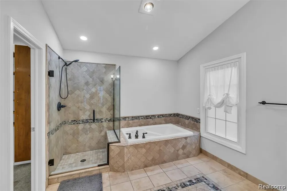 45077 Roundview Drive Novi City, MI 48375