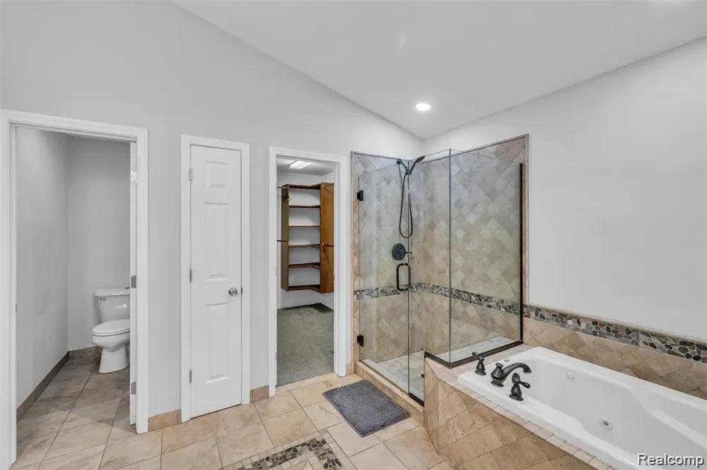 45077 Roundview Drive Novi City, MI 48375