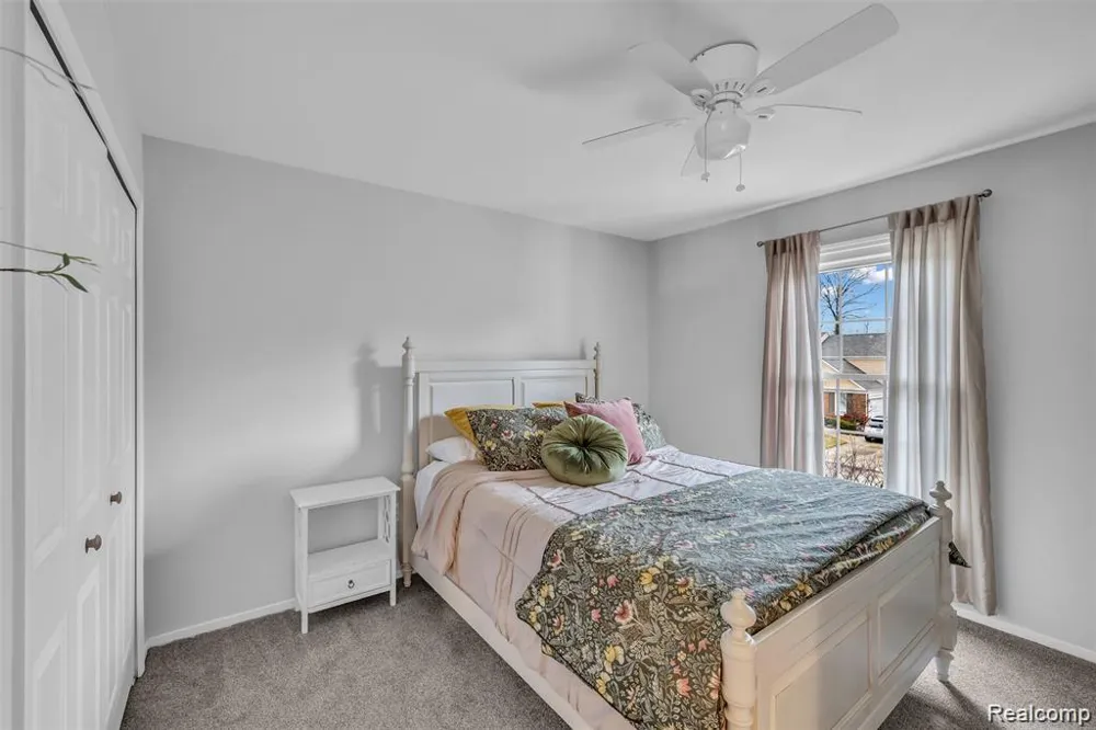 45077 Roundview Drive Novi City, MI 48375