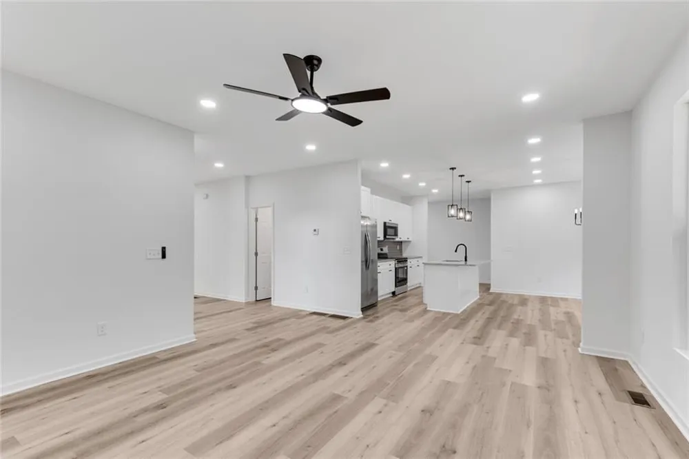 3414 Ashford Loop Ellenwood, GA 30294