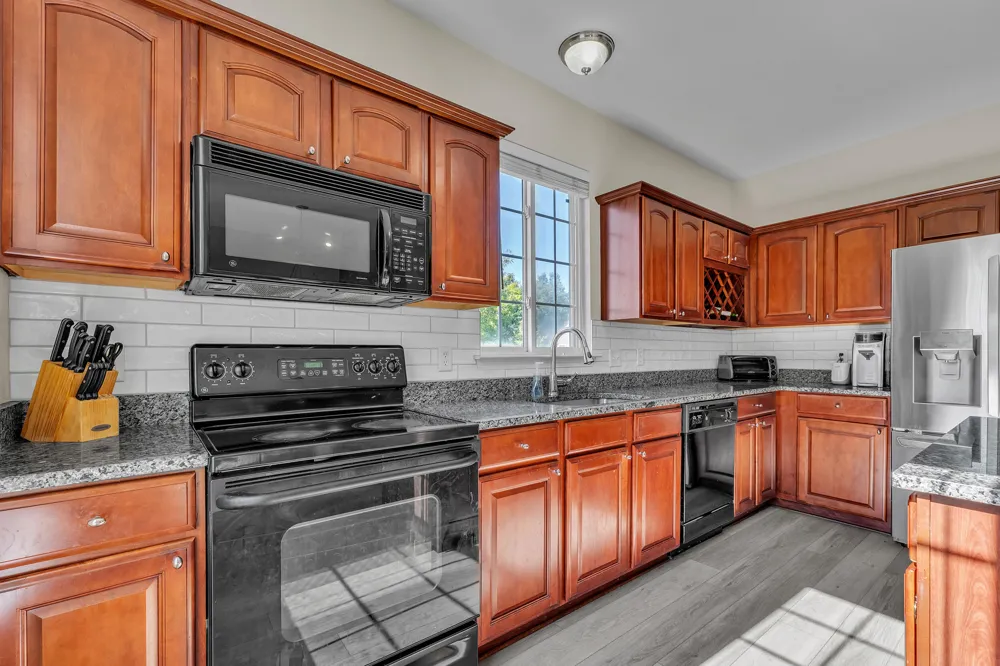 2263 Pinecroft Drive Canton, MI 48188