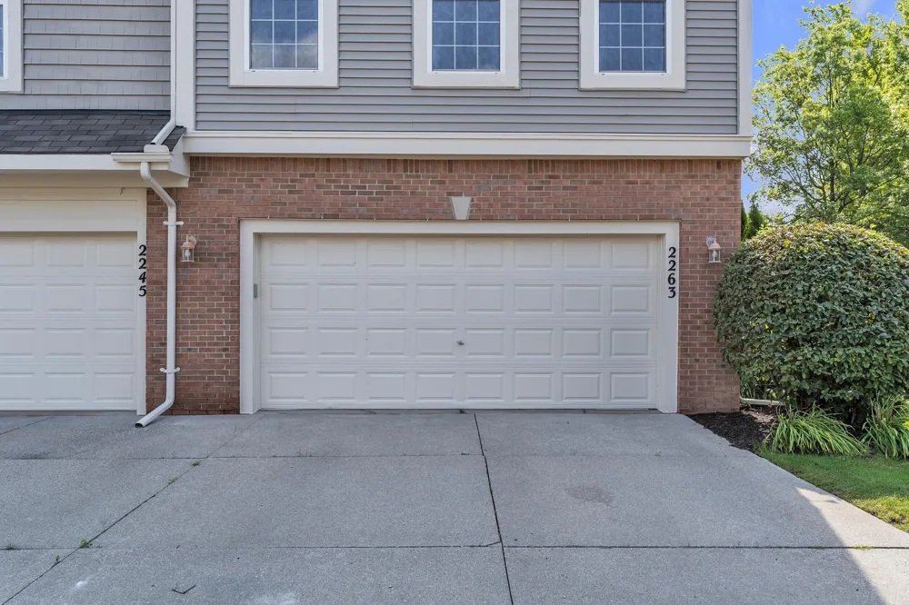 2263 Pinecroft Drive Canton, MI 48188