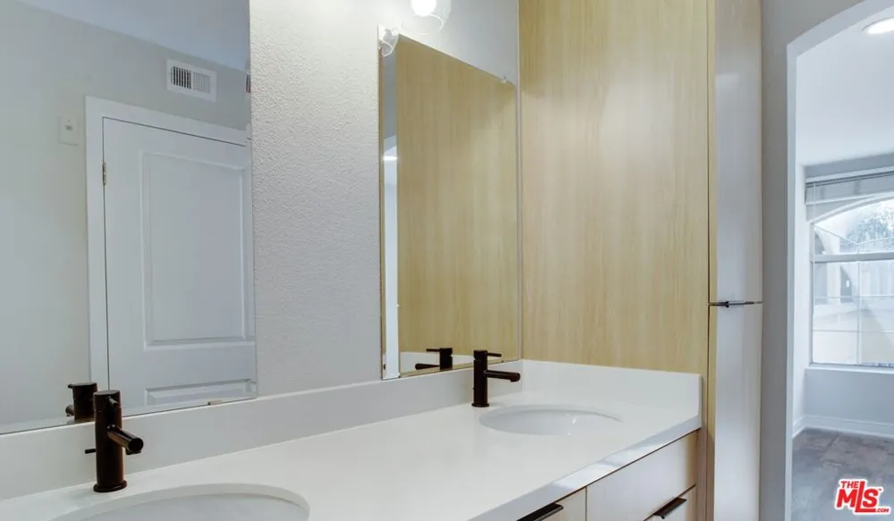 7660 Beverly Boulevard #239 Los Angeles, CA 90036