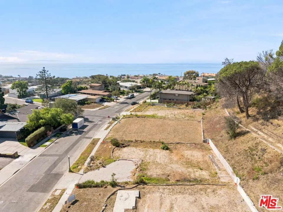 3411 Cloudcroft Drive Malibu, CA 90265