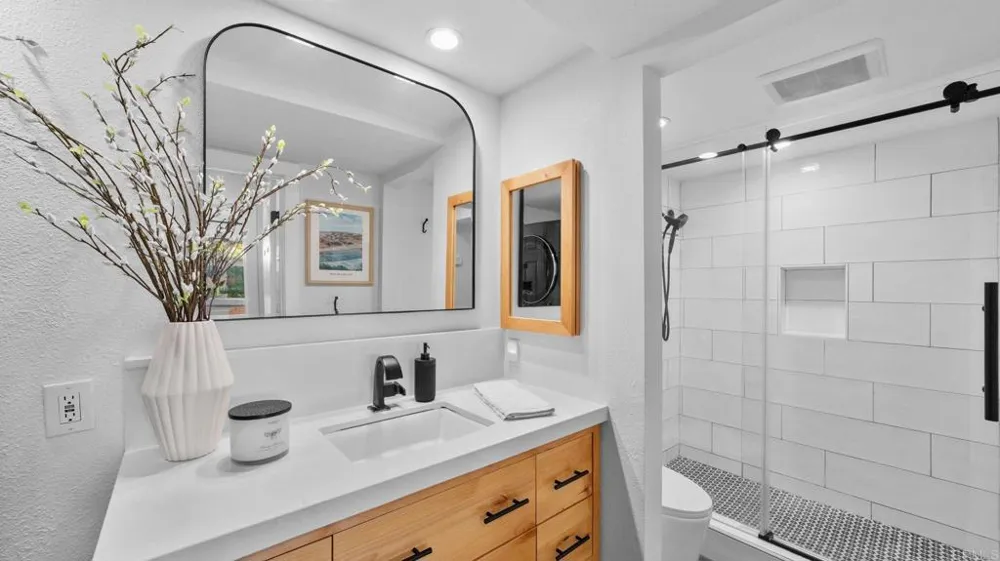 532 Via De La Valle #F Solana Beach, CA 92075