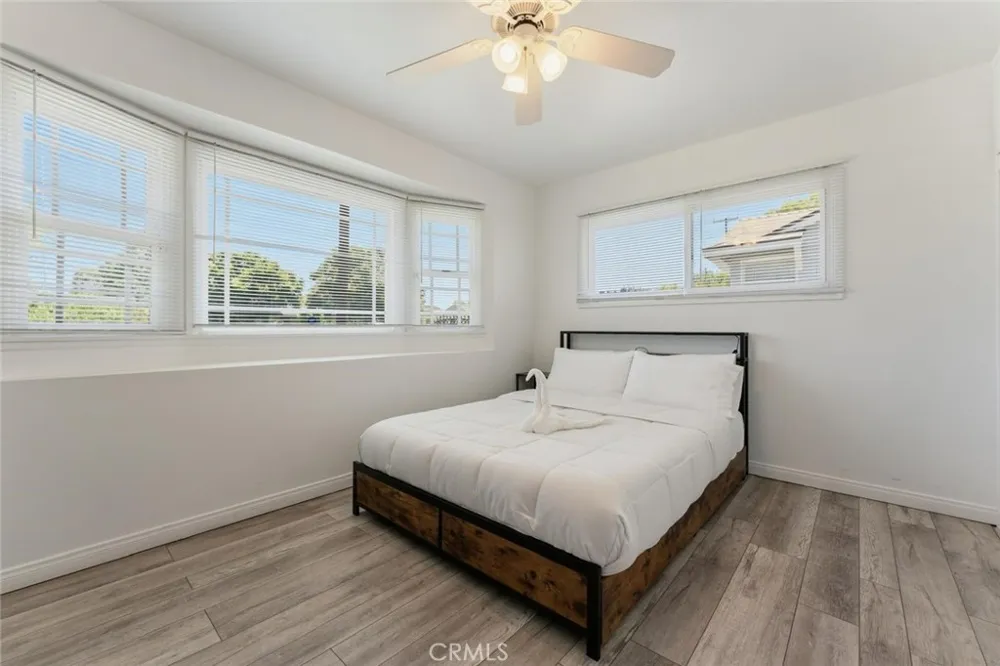 6201 Tampa Tarzana, CA 91335