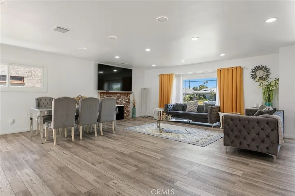 6201 Tampa Tarzana, CA 91335