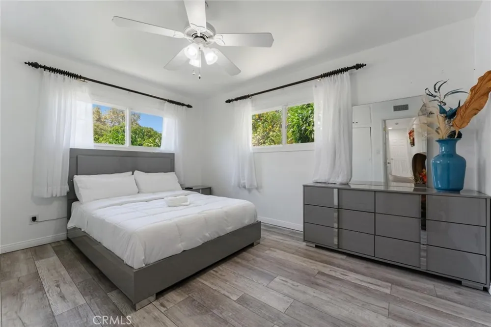 6201 Tampa Tarzana, CA 91335