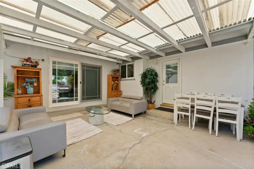 6201 Tampa Tarzana, CA 91335
