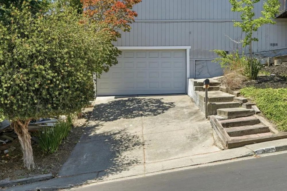 617 Pebble Drive El Sobrante, CA 94803