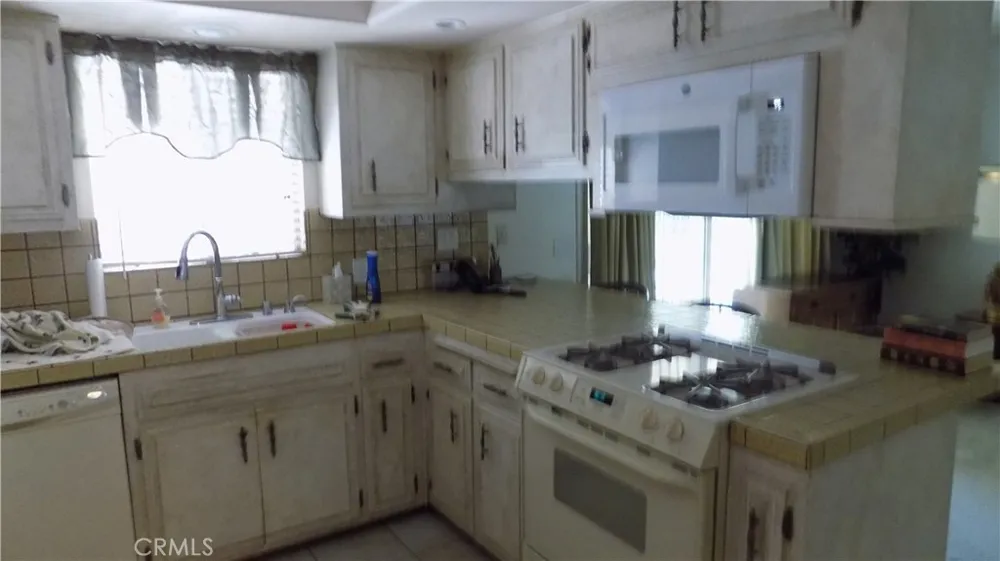 1733 Bonita Vista San Bernardino, CA 92404